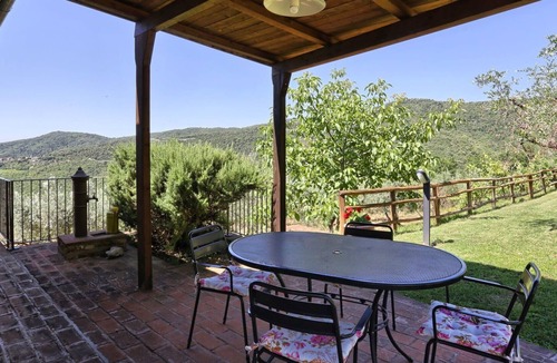 Bucine Villa | Wonderful private villa for 6 people with private pool, TV, patio, pets allowed and parking