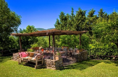 Pieve di Chio Villa | Wonderful private villa for 16 people with private pool, WIFI and TV