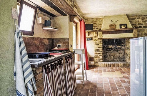 Montelovesco Villa | Wonderful villa for 5 guests with WIFI, pool, TV and pets allowed