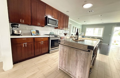 Torrance House | World Cup Retreat Near SoFi Stadium & the Beach