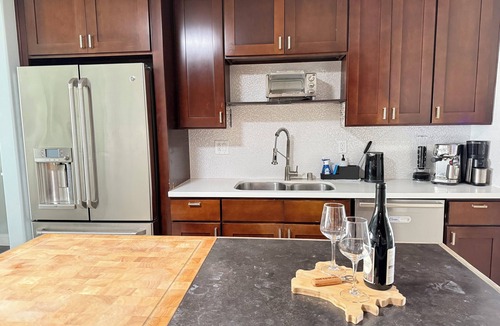 Torrance House | World Cup Retreat Near SoFi Stadium & the Beach