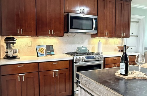 Torrance House | World Cup Retreat Near SoFi Stadium & the Beach