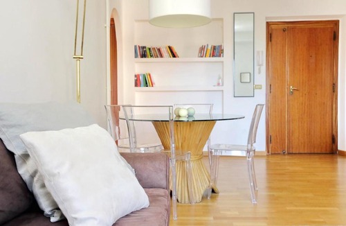 Quartiere XV Della Vittoria Apartment | YCH-Confortevole appartamento vicino Ponte Milvio