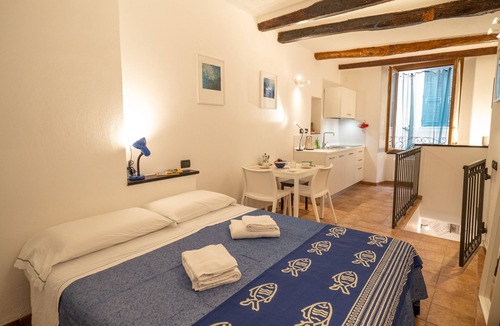 Vernazza House | Zia Rina Cosy Room