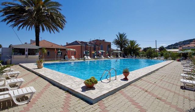 1 bedroom beach front apartment in Pietra Ligure -SV-