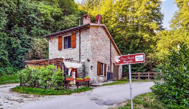 1 bedroom gorgeous home in Ortignano Raggiolo