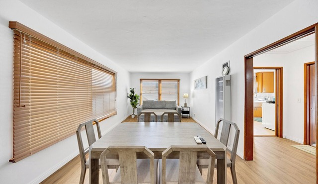 1417A Cozy 1B1b Downtown Retreat Balcony + Free Parking A