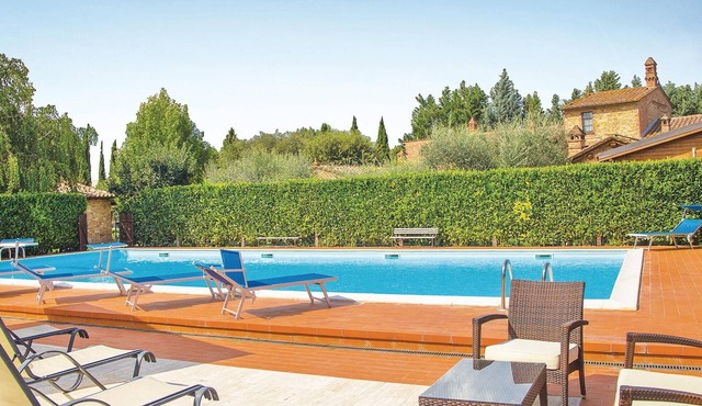 2 bedroom lovely home in Castiglion del Lago PG