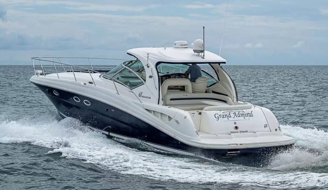 2-bedroom boat in enchanting Key West with AC and fitness room