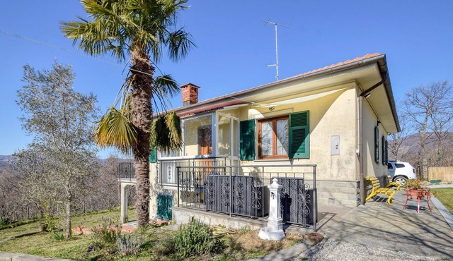 2 bedroom cozy home in Varese Ligure