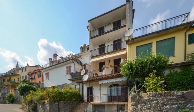 2 Bedroom Gorgeous Apartment In Carro