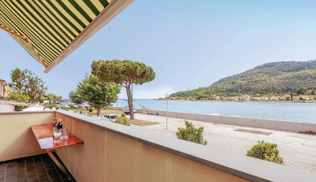 2 bedroom nice home in Fiumaretta-Ameglia SP