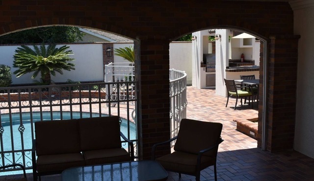 2 Min Away From Disney, 20 Min From The Beach, 45 Min To Downtown La