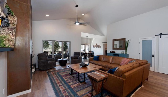275 Estancia Loop