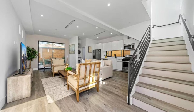 2BR/2.5BA Brand New Villa in LA with Free Parking