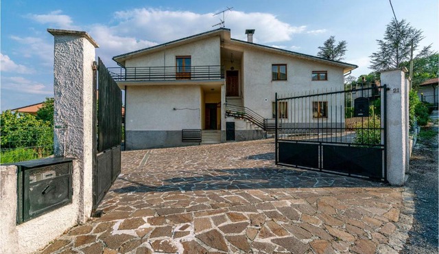 3 Bedroom Amazing Home In Scurcola Marsicana