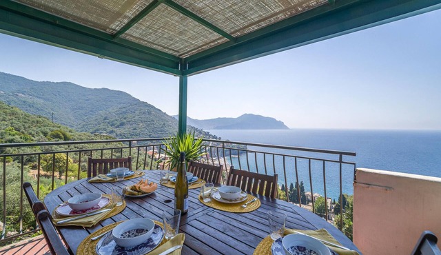 3 bedroom awesome home in Pieve Ligure -GE-
