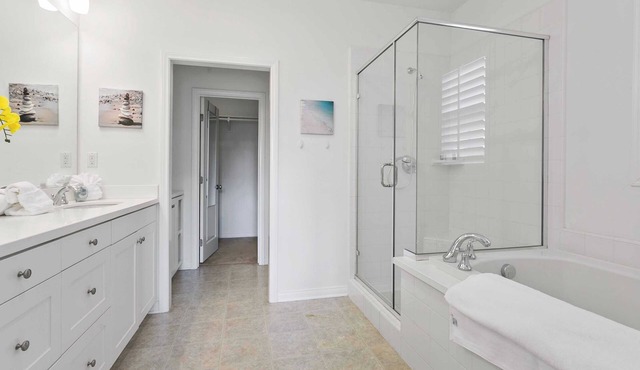 3BR Charming Irvine Gem｜Private Patio｜Workspace｜Pet-Friendly｜Garage Access #110