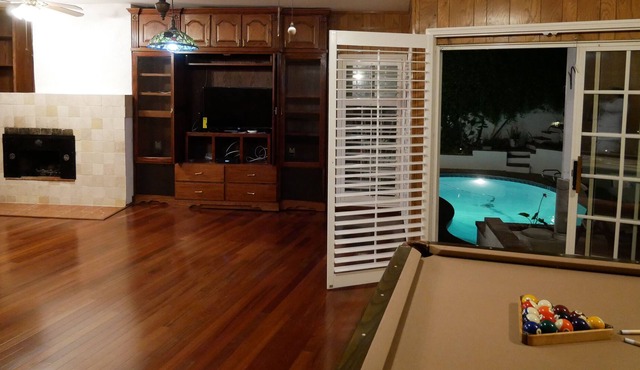 4,500+ sqft house with pool: 5 bedroom + 2 Dens & 5 bath home Centrally located