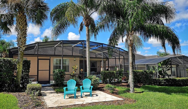 4 Bedroom Executive Villa with Pool & Spa, Games Room, Wifi and Large Garden