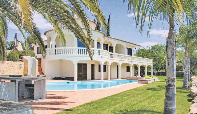 5 bedroom accommodation in Silves