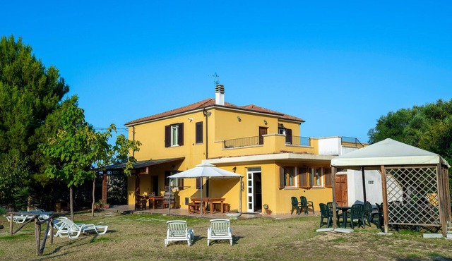 5 bedroom lovely home in Roseto degli Abruzzi