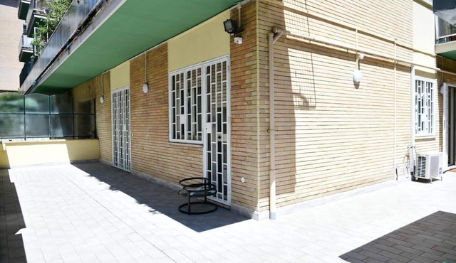 5 minutes from Policlinico Gemelli and Cristo Re Hospital and from metro A