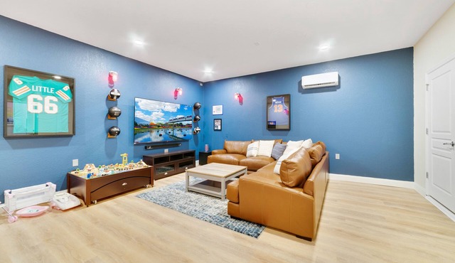 5BR/5BA ALL BABY GEAR, RESORT DUALING WATERSLIDES, 85" TV,