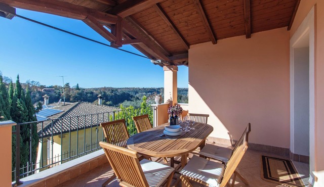 A 15 Miglia da Roma - Two Bedroom Villa, Sleeps 7