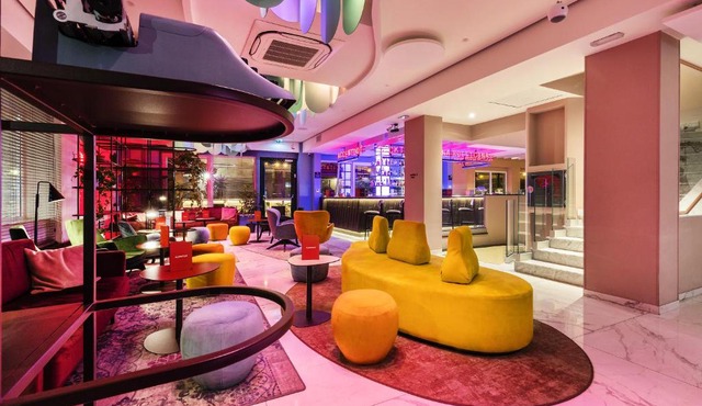 Adesso Hotel