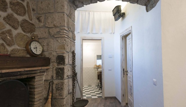 "AL BORGO DI SOPRA" is located in the medieval villages of Ronciglione.