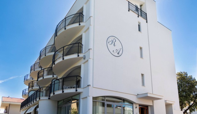 Altamira Residence