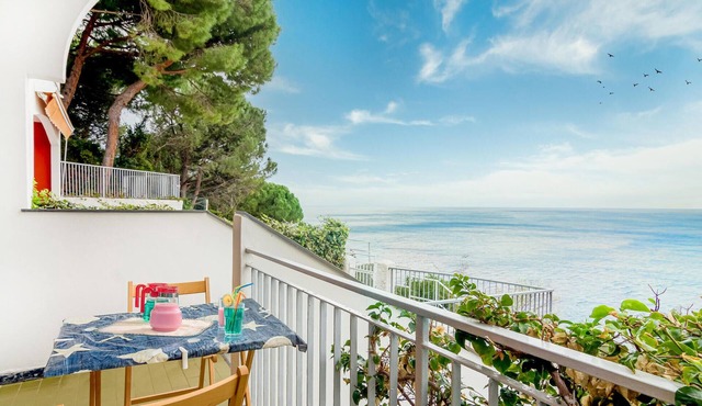 Amazing apartment in Moneglia with house sea view