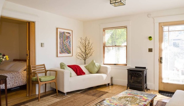 Amazing Echo Park Hillside View !