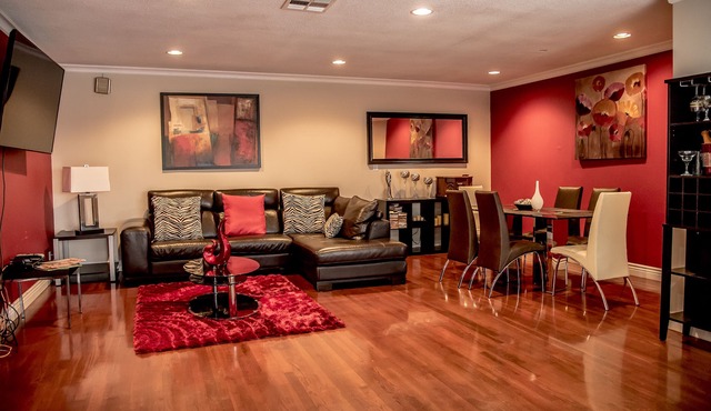 AMAZING HOUSE NEAR LAX, SPACEX & BEACHES