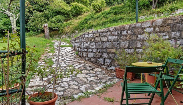 Apartment on a Farmstead for 3 Guests, Surrounded by Nature