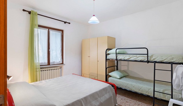 Apartment '605' with Shared Garden