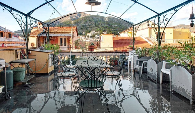 Apartment "Casa Alighieri 2" with Sea View, Private Terrace & Wi-Fi