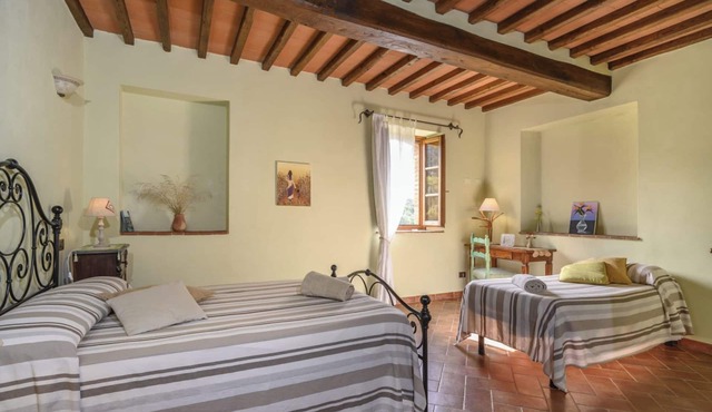Apartment 'Granaio' with Shared Pool, Private Garden and Wi-Fi
