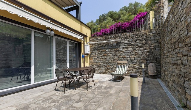 Apartment 'Green House' with Private Terrace, Wi-Fi and Air Conditioning
