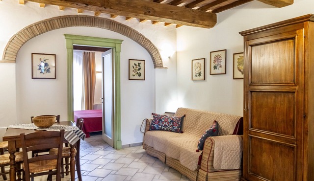Apartment 'Ilaria' with Shared Pool, Wi-Fi and Air Conditioning