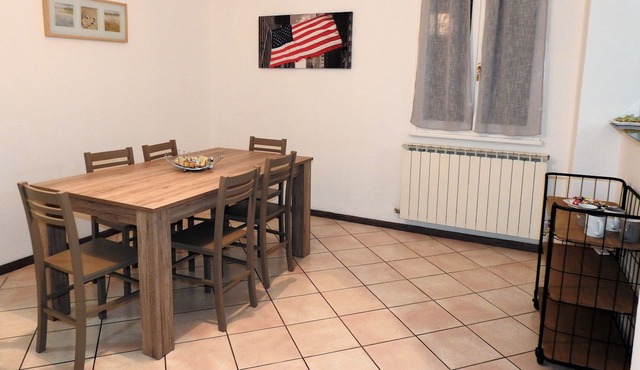 Apartment in small context, a few meters from the historic center with parking space