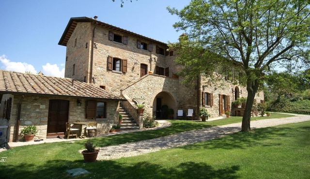 Apartment in Montone with Pool & Garden