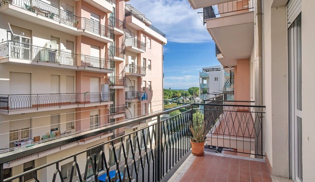 Apartment 'La Casa Dei Nonni' with Sea View and Balcony