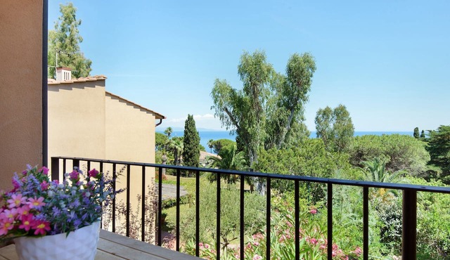 Apartment 'Mono Capo D'Arco Agrumeto' with Sea View, Shared Pool and Balcony