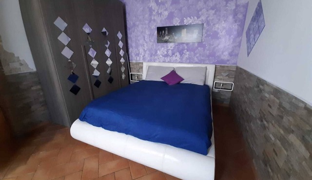 Apartment near the port, private parking space, self check-in