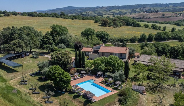 Apartment Olivo with Terrace, Shared Pool & Wi-Fi