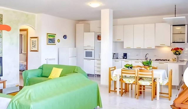 Apartment 'Oliv' with Sea View, Shared Pool and Wi-Fi