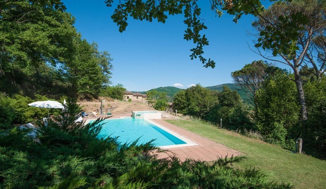 Apartment "Pilari Castagnolo" with Mountain View, Shared Pool & Wi-Fi