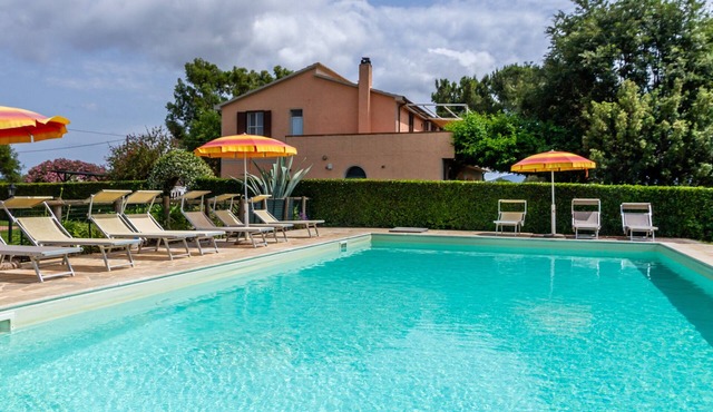 Apartment 'Principina tra mare e natura' with Shared Pool, Wi-Fi and Air Conditioning